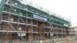 躯体工事中の建設現場