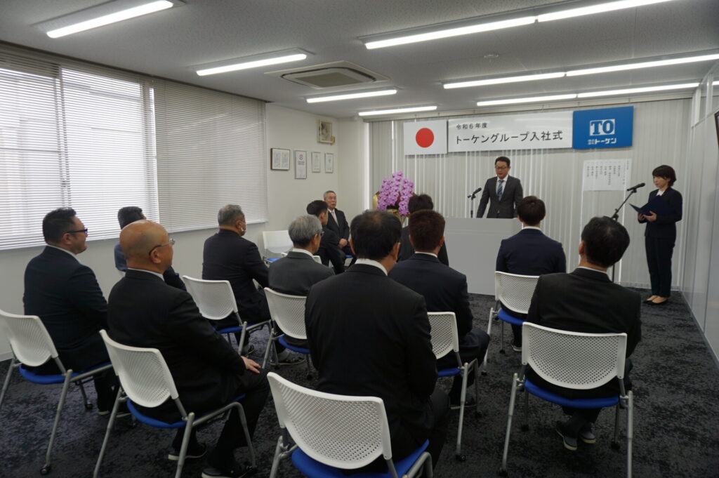 新入社員を迎え