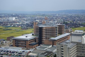 石川県立中央病院ようやく完成